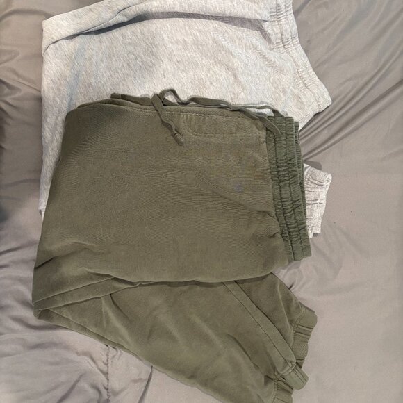 No Boundaries- set of 2 sweatpants - Picture 2 of 3